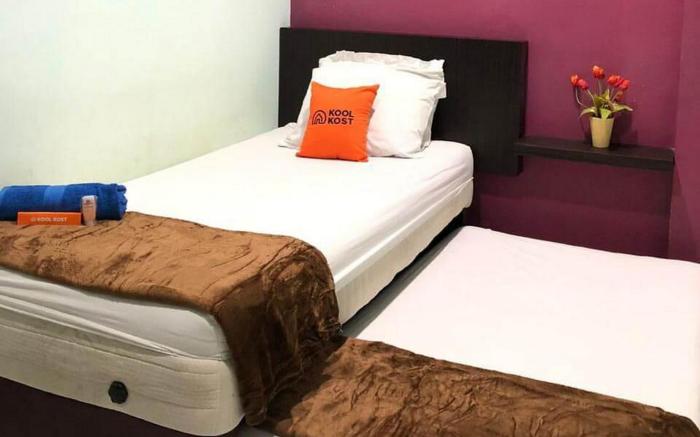 KoolKost Syariah near Tunjungan Plaza 2