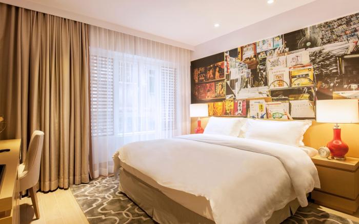 Caravel Hotel