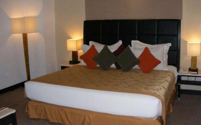 Golden Flower Hotel