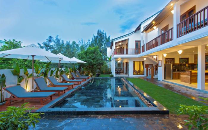 Vina Beach Pool Villas