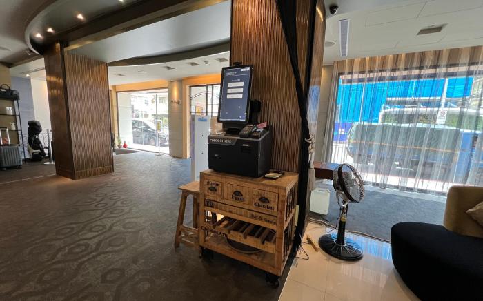 Forward Hotel
