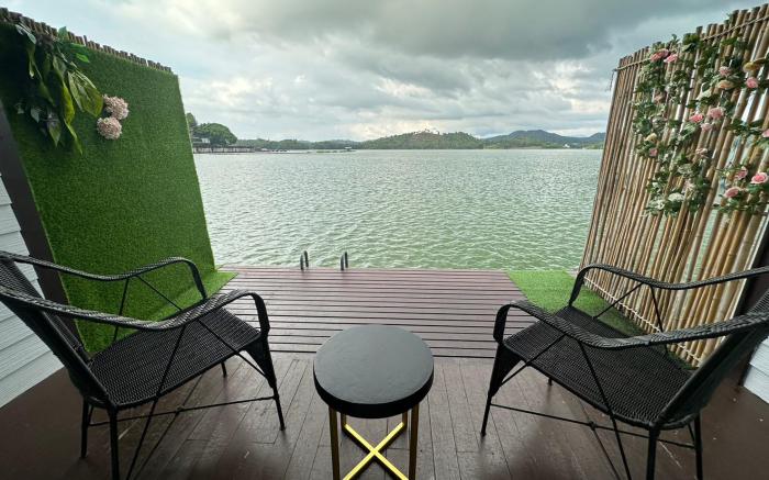 Raya Buri Resort