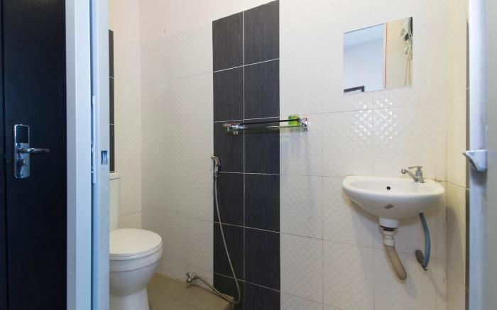 OYO 439 Night Queen Hotel