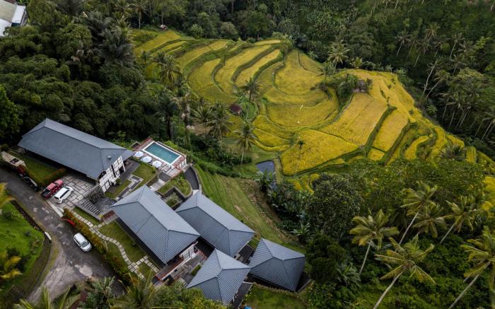 Suarapura Resort and SPA