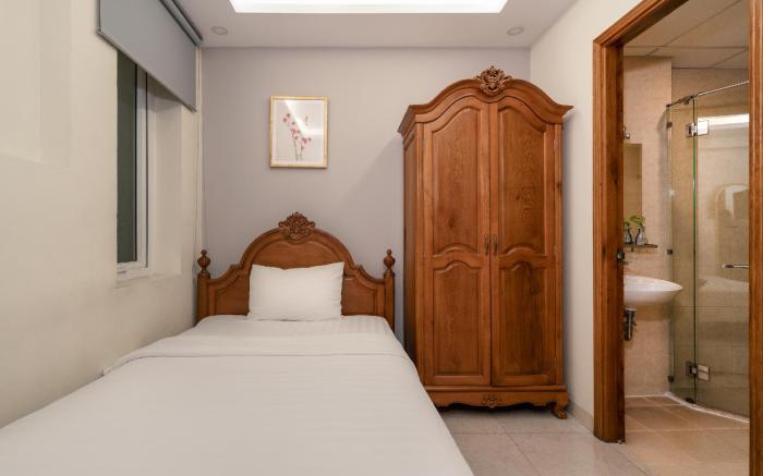 SAZI Erato Hotel - Free Airport & Breakfast