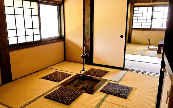 Hyakunenkominka Iroriyado Hidaya