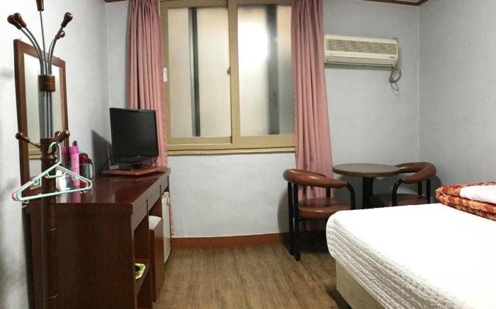 J Motel