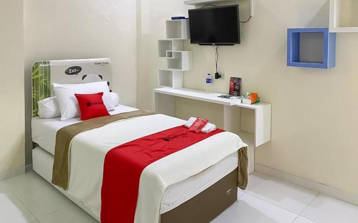 RedDoorz Syariah near PKOR Lampung