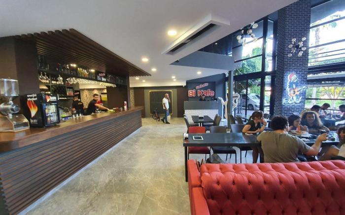 karikatur bi hotel