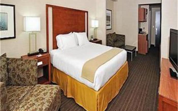 Holiday Inn Express & Suites Vaughan Southwest By IHG
