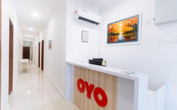 OYO 90090 Roselyn Inn 2