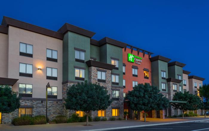 Holiday Inn Express Surprise By IHG