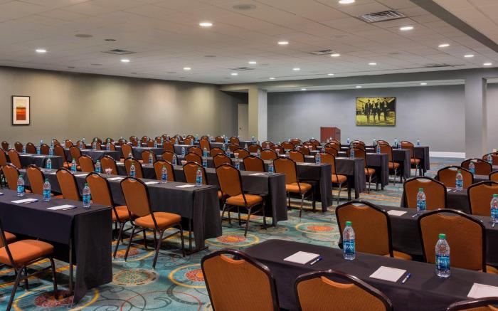 Holiday Inn Express Nashville-Downtown By IHG