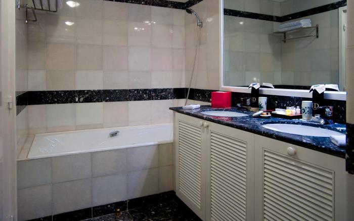 Saigon Domaine Luxury Residences