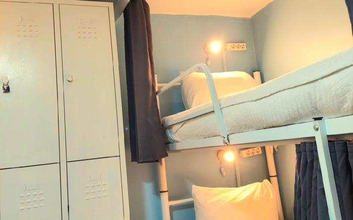 SHARED room  .  (SLEEPS 4) SHARED SHOWER .TOILET