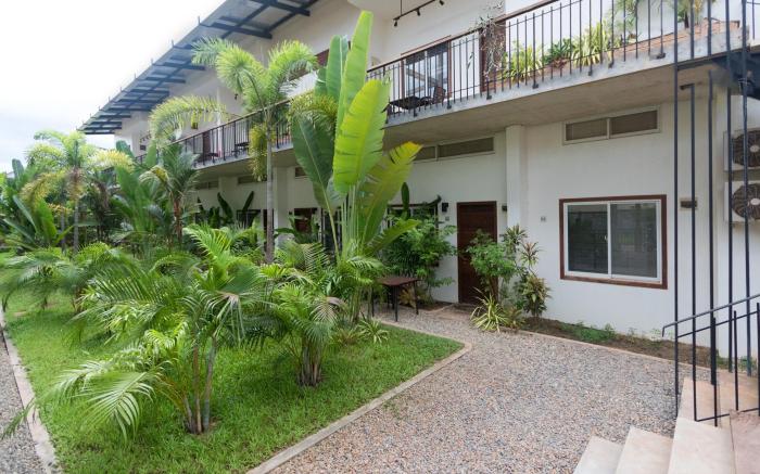 Spacious One Bedroom Apartment- Home like setting 