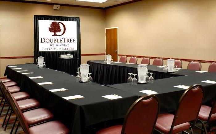 DoubleTree by Hilton Detroit - Dearborn