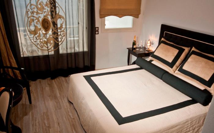 Delfini Villas Hotel Santorini