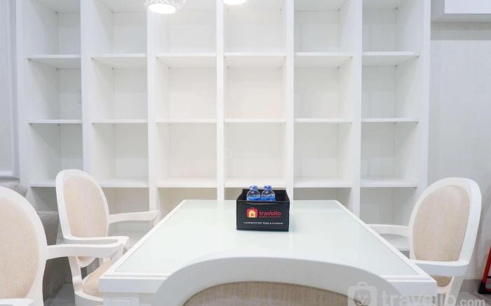 Spacious 1BR Apartment at Praxis By Travelio