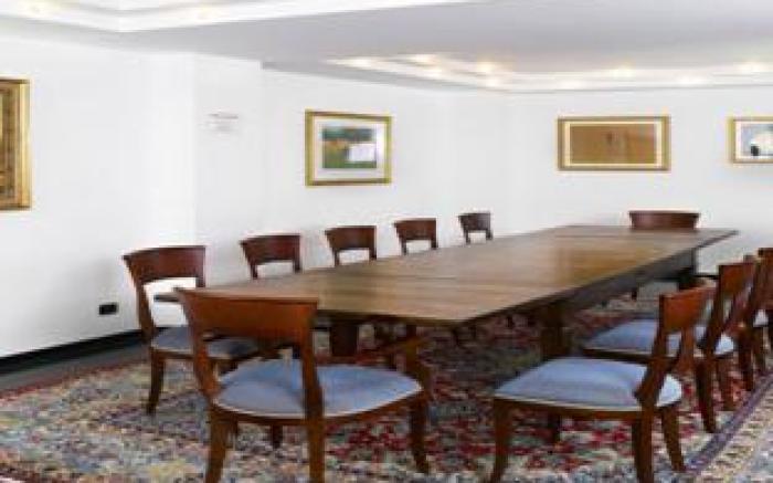 International Hotel & Suite