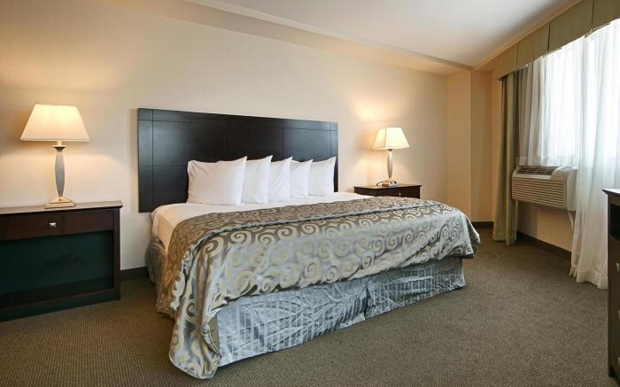 Best Western Plus Philadelphia Airport South at Widener University