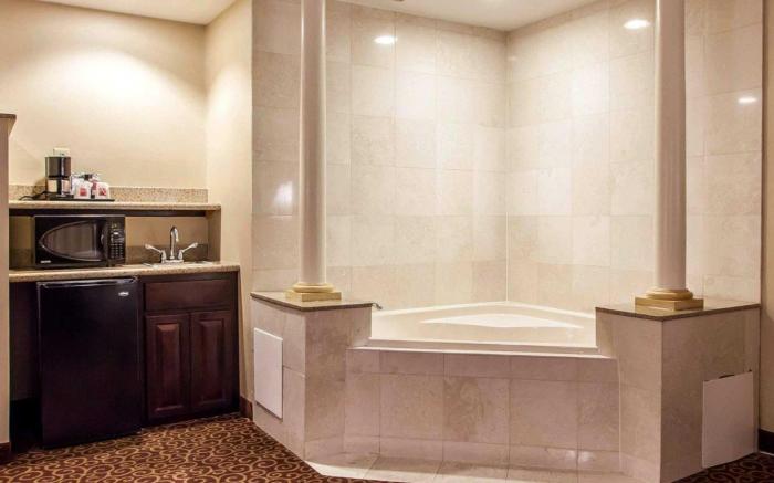 Comfort Suites East Brunswick - South River