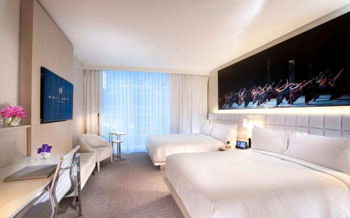 HALL Arts Hotel Dallas, Curio Collection by Hilton