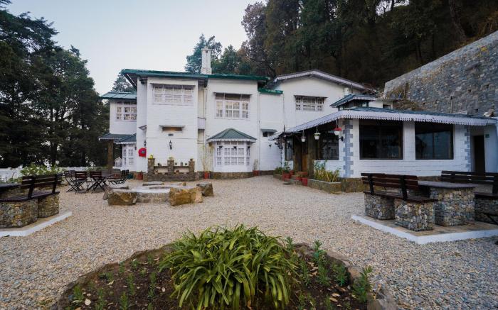 Bhikampur Lodge by Nine Hotels
