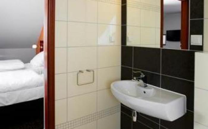 Hotel Azyl