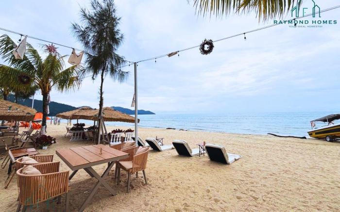 By The Sea by Raymond Homes@Batu Ferringhi 