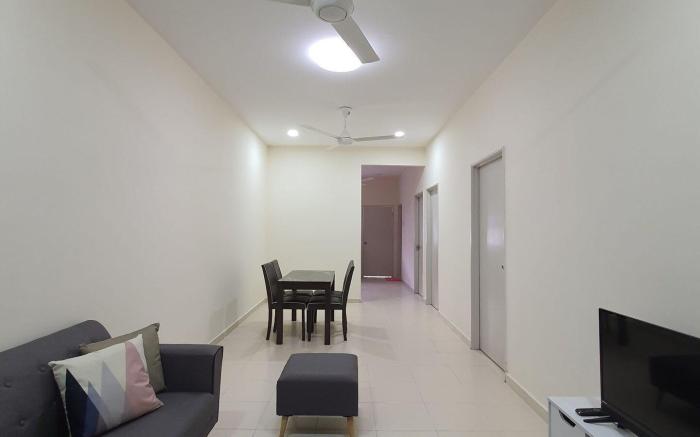 HOMESTAY ALONG, KUANTAN.