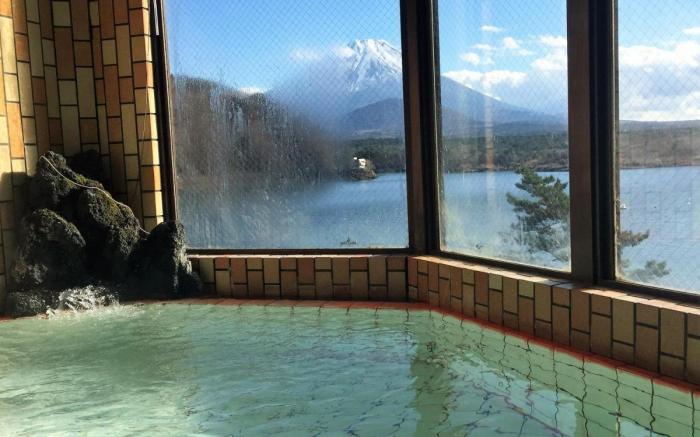 Shoji Lake Hotel