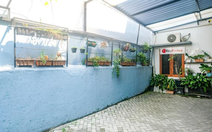RedDoorz @ Jalan Kedawung