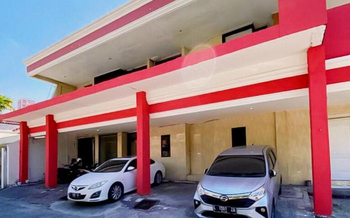 RedDoorz near Bukit Darmo Golf