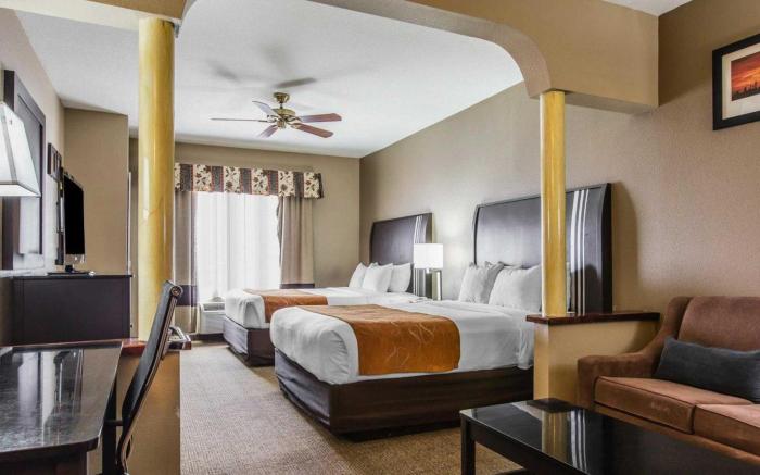 Comfort Suites Bakersfield