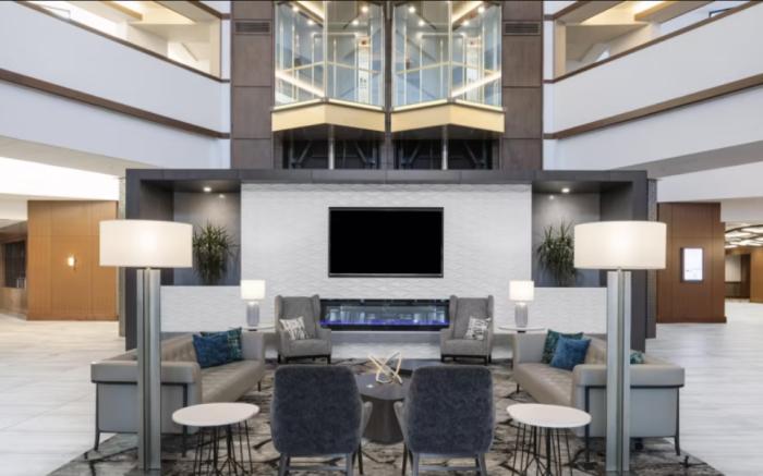Crowne Plaza Lansing 