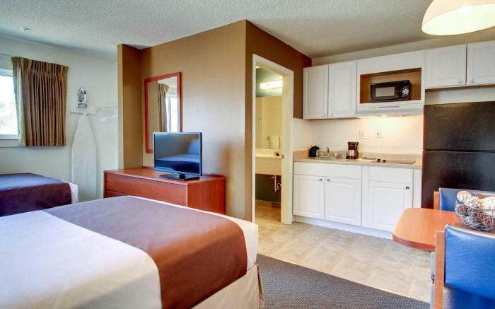 Suburban Studios Biloxi North Area