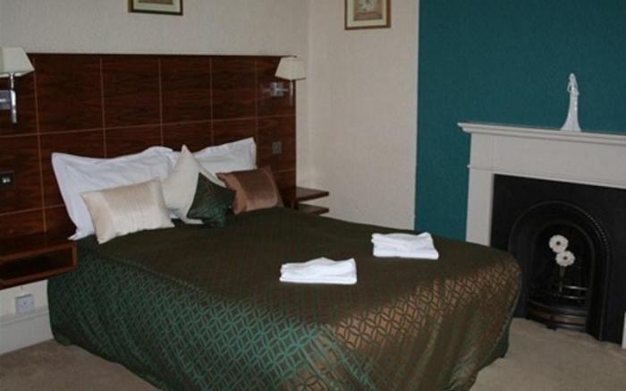Greyhound Hotel