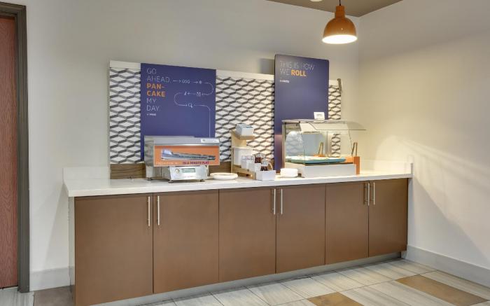 Holiday Inn Express Hotel & Suites Denton By IHG