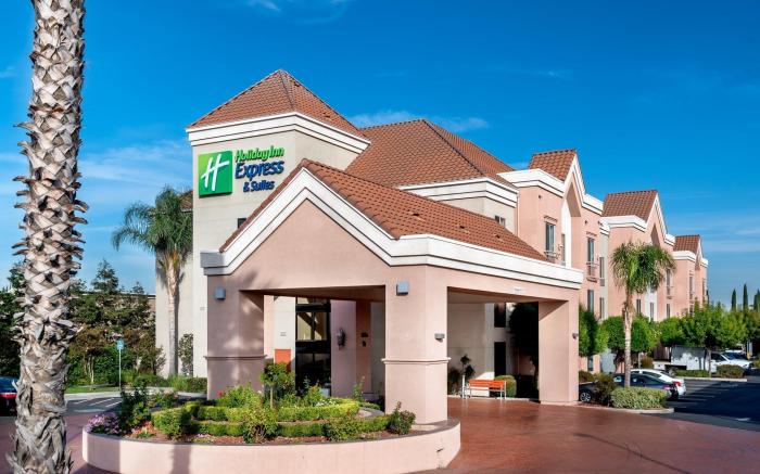 Holiday Inn Express & Suites Lathrop by IHG