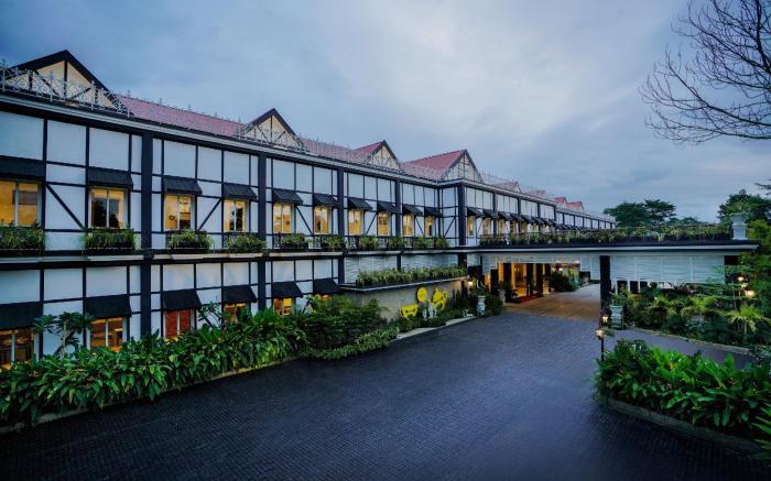 MAYFAIR Tea Resort