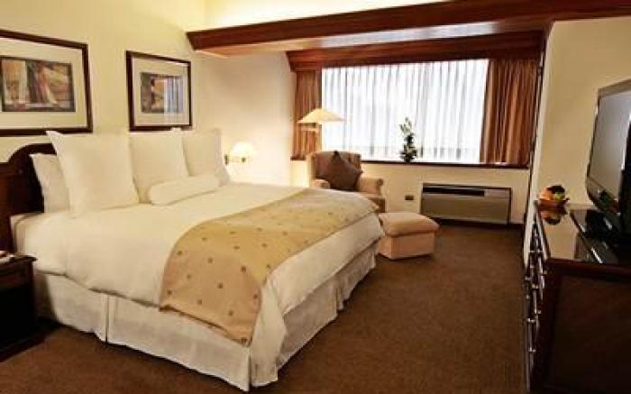 Thunderbird Hotel Pardo