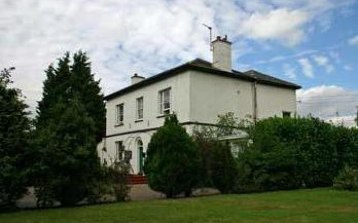 STIFFORD CLAYS FARM HOTEL