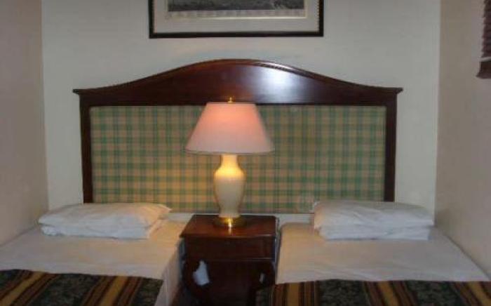 STIFFORD CLAYS FARM HOTEL