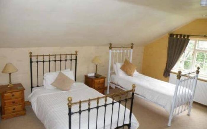 Three Horseshoes Inn