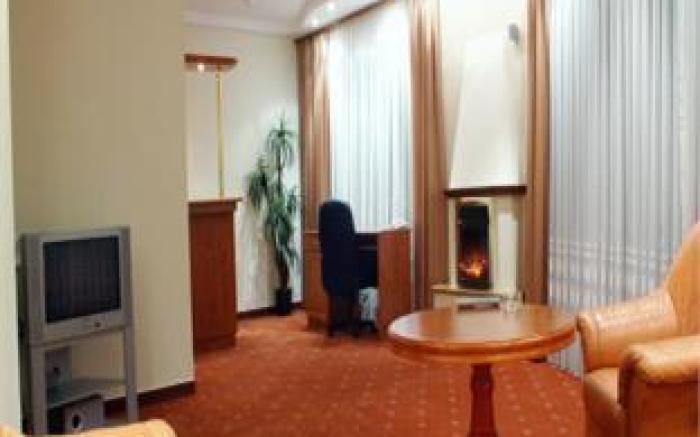 Hotel Ambasador Chojny
