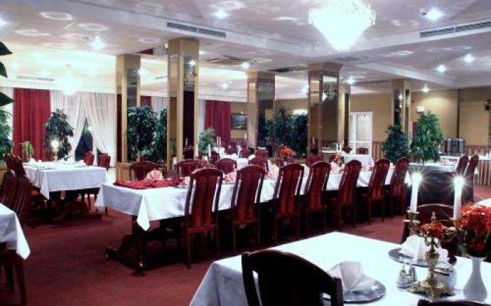 Hotel Ambasador Chojny