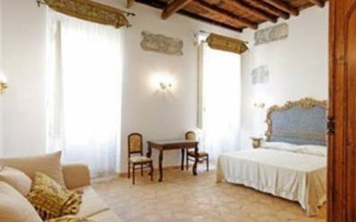 Navona Governo Vecchio Guest House