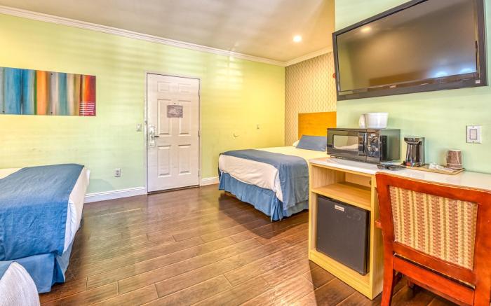 Hollywood City Inn