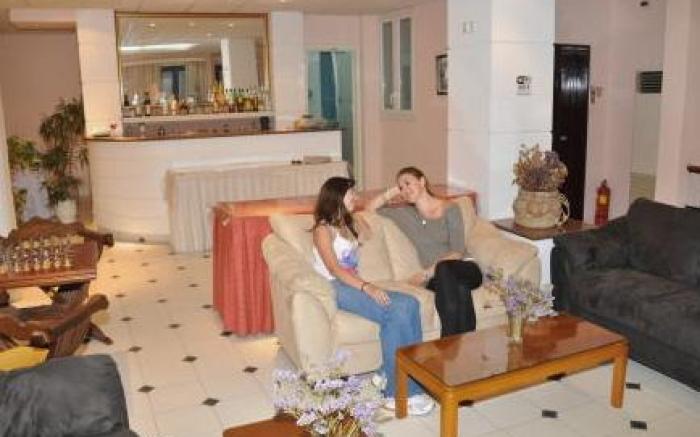Hotel Coronis